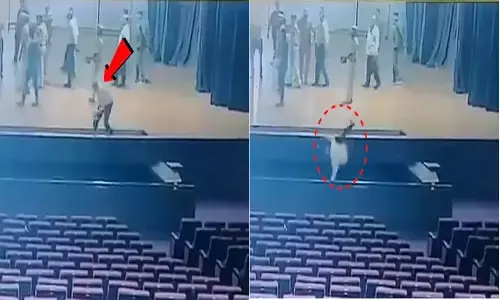 IB Officer Died in Hyderabad: उपराष्ट्रपति के कार्यक्रम में सुरक्षा जांच कर रहे आईबी ऑफिसर की मौत