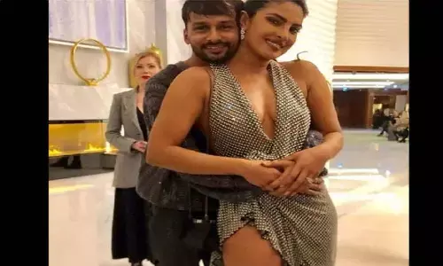 Priyanka Chopra से शारीरिक संबंध बनाना चाहती थी महिला, नाइट क्लब में पड़ गई थी पीछे, फिर जो हुआ वो वाकई चौका देने वाला था Priyanka Chopra से शारीरिक संबंध बनाना चाहती थी महिला, नाइट क्लब में पड़ गई थी पीछे, फिर जो हुआ वो वाकई चौका देने वाला था