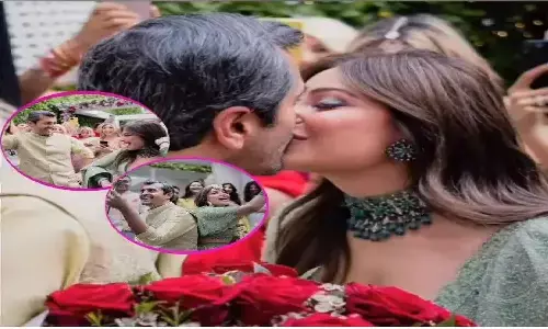 मशहूर सिंगर कनिका कपूर ने 43 वर्ष की उम्र में रचाई शादी, लुक देख आप भी रह जाएंगे दंग मशहूर सिंगर कनिका कपूर ने 43 वर्ष की उम्र में रचाई शादी, लुक देख आप भी रह जाएंगे दंग