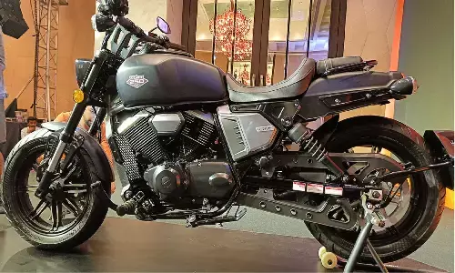 Keeway K-Light 250V: Royal Enfield को टक्कर देने लॉन्च हुई नई क्रूज़र बाइक, स्पेसिफिकेशन जान लीजिये Keeway K-Light 250V: Royal Enfield को टक्कर देने लॉन्च हुई नई क्रूज़र बाइक, स्पेसिफिकेशन जान लीजिये