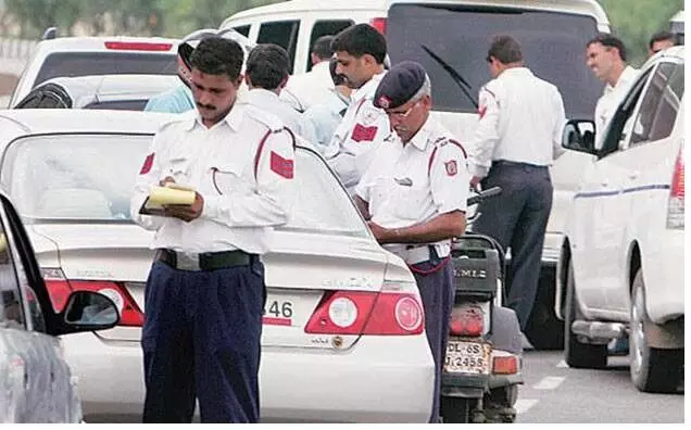 पुलिस ना तो आपकी कार को सड़क पर रोकेगी ना गाड़ी की चेकिंग होगी, नए ट्रैफिक रूल्स समझ लीजिये पुलिस ना तो आपकी कार को सड़क पर रोकेगी ना गाड़ी की चेकिंग होगी, नए ट्रैफिक रूल्स समझ लीजिये