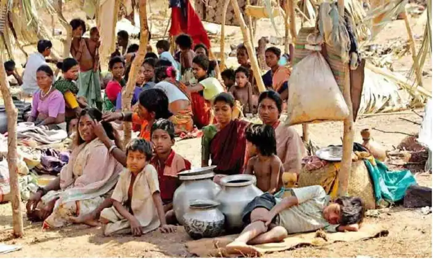 भारत में गरीबी का हाल: 15% आबादी महीने का 5 हज़ार भी नहीं कमाती, 1% अमीरों के पास 22 फीसदी राष्टीय आय है