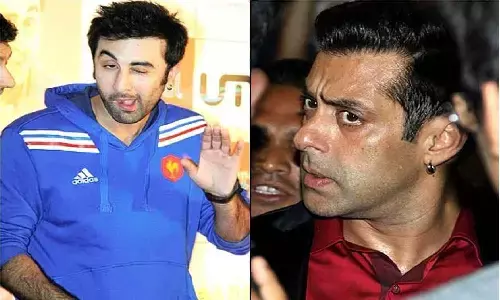 पार्टी में लड़की के लिए Salman Khan ने मारा था Ranbir Kapoor को तीन थप्पड़, सलीम खान ने मांगी थी माफ़ी पार्टी में लड़की के लिए Salman Khan ने मारा था Ranbir Kapoor को तीन थप्पड़, सलीम खान ने मांगी थी माफ़ी