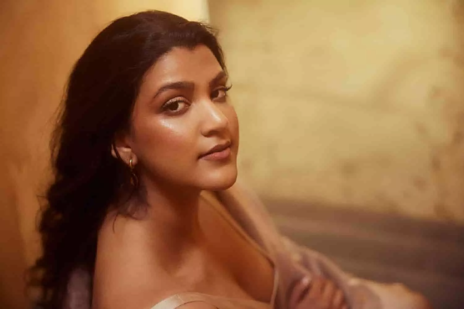 कनिका पटवारी का लेटेस्ट सांग दिल परदेसी रिलीज़ कनिका पटवारी का लेटेस्ट सांग दिल परदेसी रिलीज़