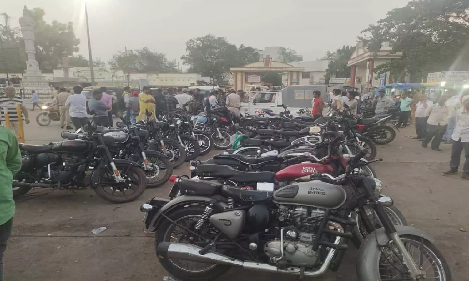 रीवा: बाइक को मॉडीफाई कराना पडे़गा मंहगा, 32 बुलेट के खिलाफ पुलिस ने की चालानी कार्रवाई रीवा: बाइक को मॉडीफाई कराना पडे़गा मंहगा, 32 बुलेट के खिलाफ पुलिस ने की चालानी कार्रवाई