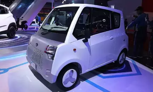 कार का शौक होगा पूरा, Mahindra ला रहा बेहद सस्ता इलेक्ट्रिक वाहन