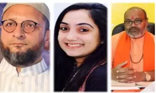नूपुर शर्मा के खिलाफ FIR, ओवैसी और यति नरसिंहानंद पर भी मामला दर्ज, अब गिरफ़्तारी होगी नूपुर शर्मा के खिलाफ FIR, ओवैसी और यति नरसिंहानंद पर भी मामला दर्ज, अब गिरफ़्तारी होगी