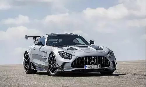 Mercedes Benz AMG GT Black: भारत आई मर्स्डीज़ की सबसे खूबसूरत कार, जानें कीमत और स्पेसिफिकेशन