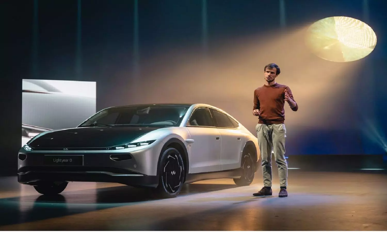 Lightyear 0 Electric Car: एक बार चार्ज करने पर 7 महीने तक चलेगी इलेक्ट्रिक कार