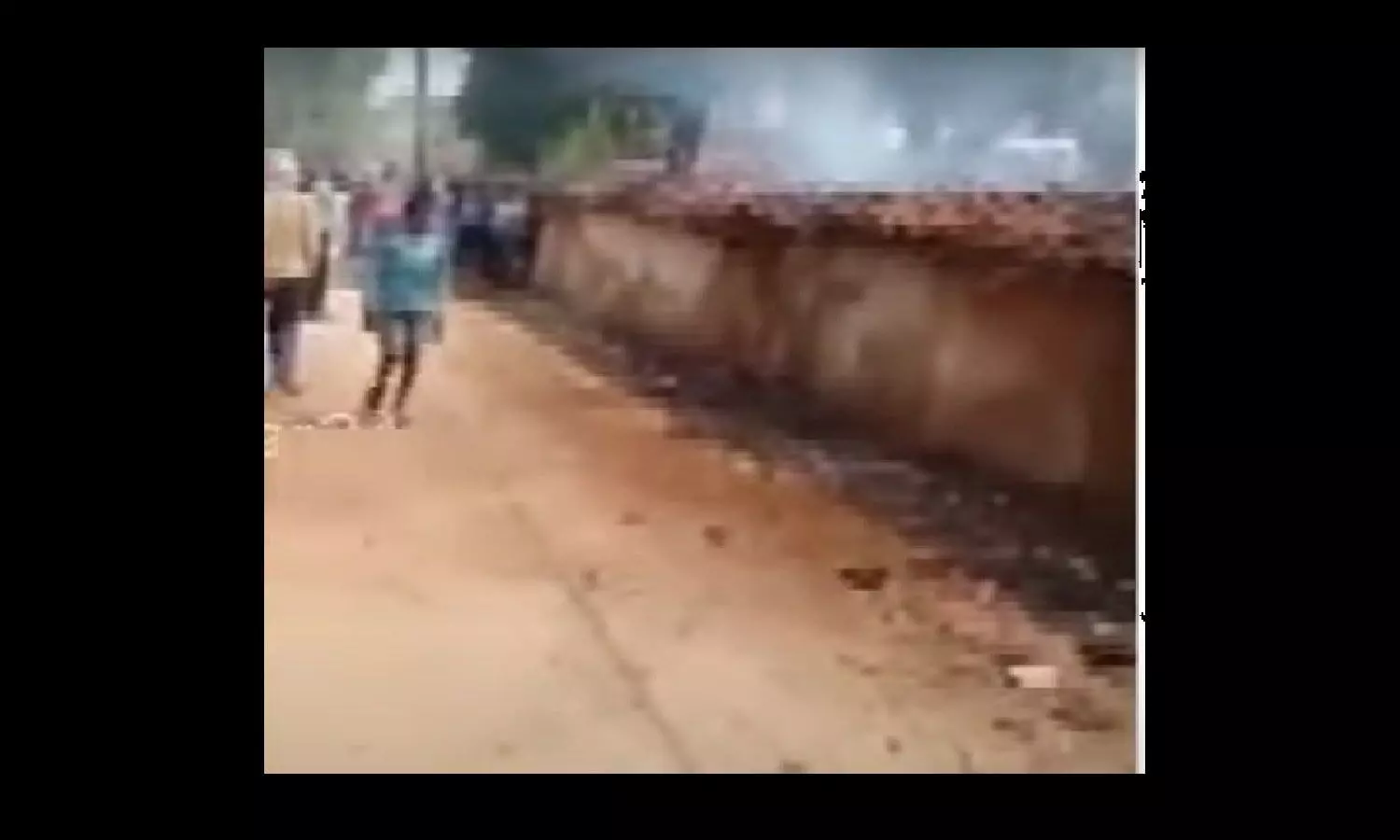 रीवा में सिलेंडर से हुआ विस्फोट, 4 घरों में फैली आग से ग्रहस्थी खाक, आग से बर्बाद हो गया परिवार