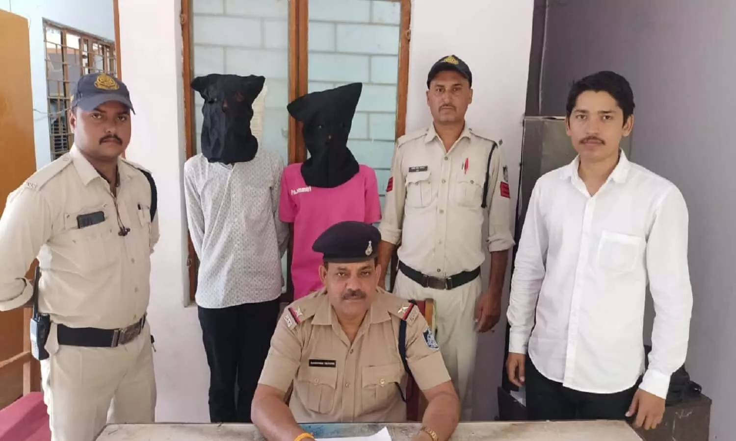 रीवा: फल विक्रेता पर चाकू से हमला कर लूट-डकैती करने वाले आधा दर्जन आरोपी पकड़ाए, आरोपियों में चार नाबालिग