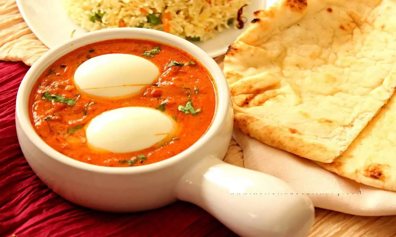 Egg Makhni Recipe: ब्रेकफास्ट में एग मखनी आजमा कर देखिए लोगो आपकी तारीफे करते नहीं थकेंगे।