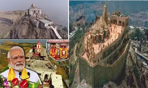 पावागढ़ कालिका मंदिर का इतिहास: आक्रांता महमूद बेगड़ा ने मंदिर तोड़ बनवाई थी सदनशाह दरगाह, 500 साल बाद लहराया भगवा