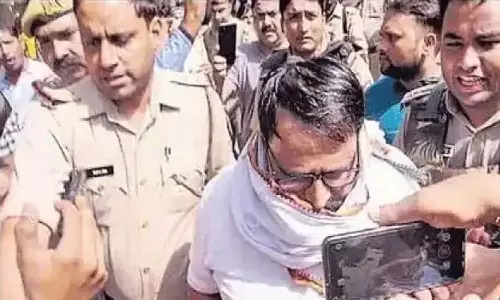 यूपी के कानपुर शख्स ने चलाई अधाधुंध 40 गोलियां, बोला विकास दुबे से भी बड़ा वाला हूँ