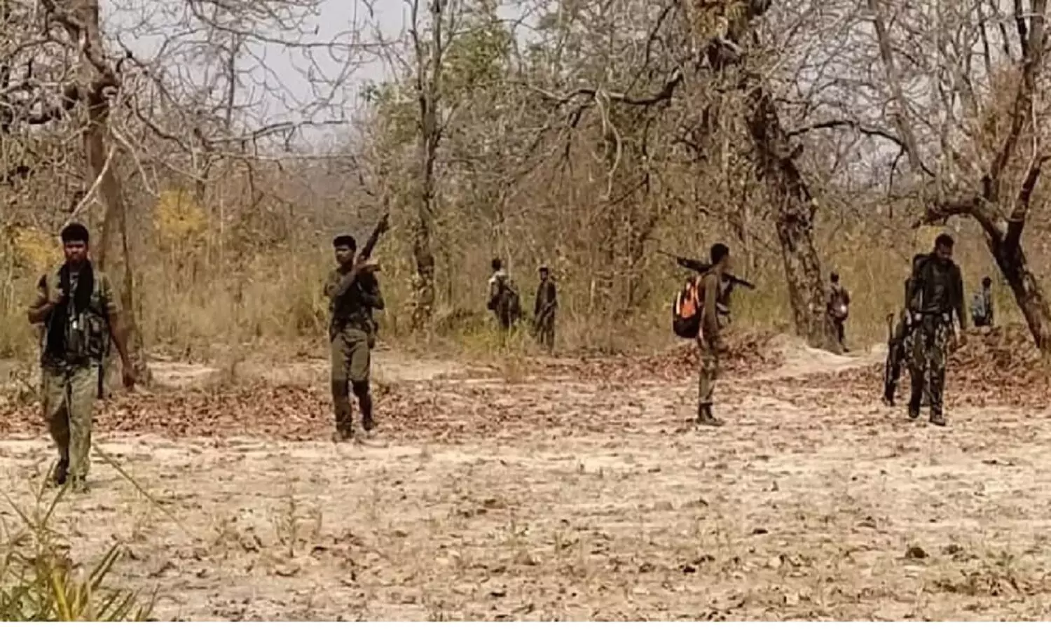 छत्तीसगढ़-ओड़िशा बॉर्डर पर नक्सलियों का हमला: CRPF के तीन जवान शहीद छत्तीसगढ़-ओड़िशा बॉर्डर पर नक्सलियों का हमला: CRPF के तीन जवान शहीद