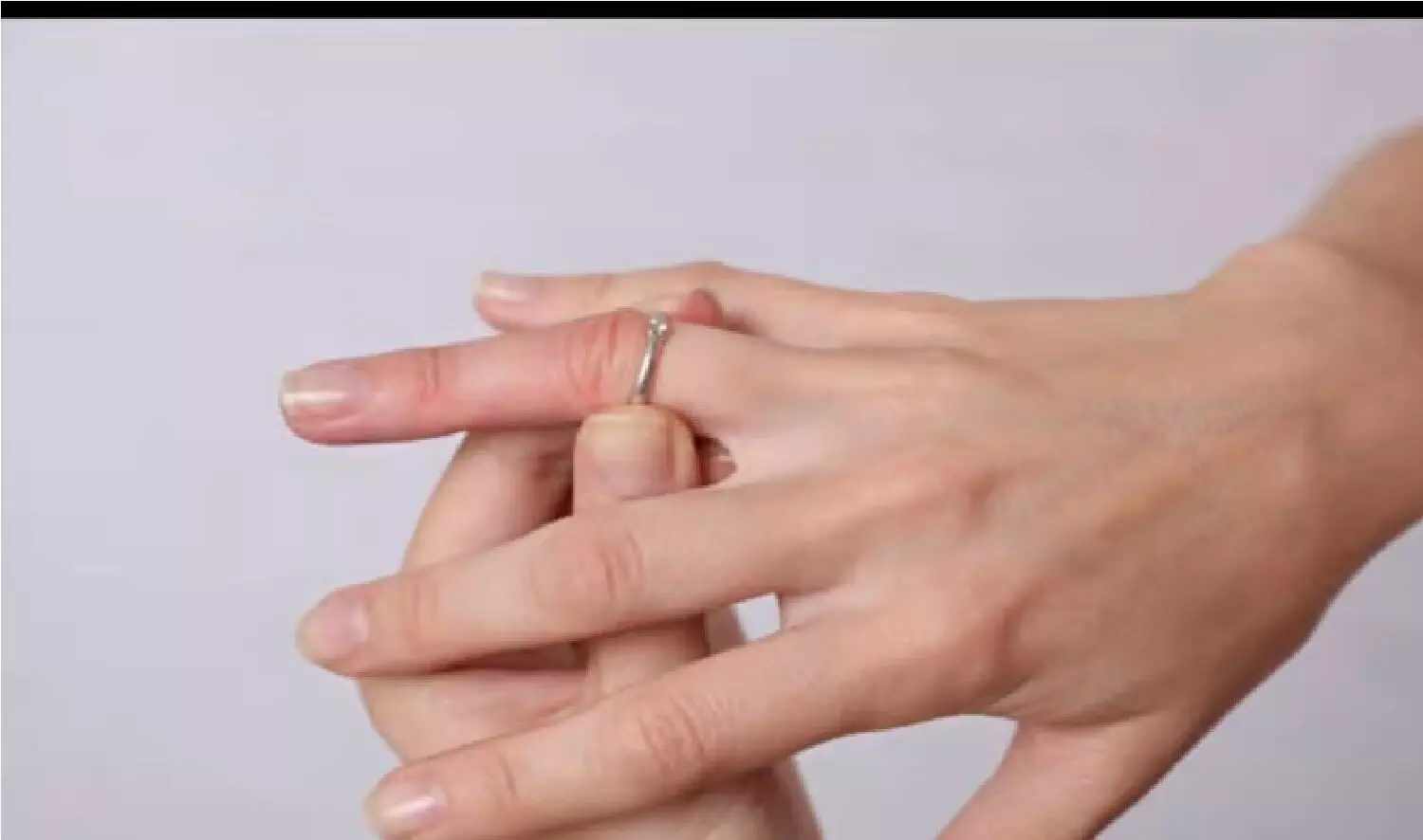 Girls Finger: यदि आपकी पत्नी या गर्लफ्रेंड की उंगलियां ऐसी है तो बिन देर किए पढ़े ये खबर