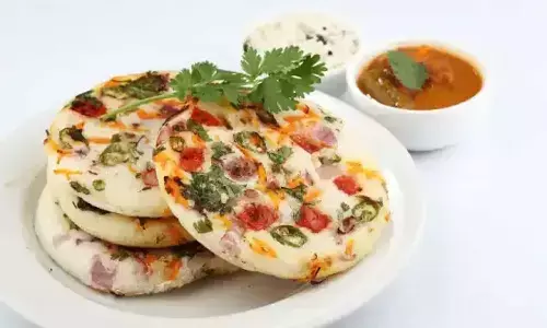 Weight Loss Diet: वजन से छुटकारा पाने के लिए घर पर बनाएं ओट्स से बना हेल्दी उत्तपम, जानें बनाने की विधि