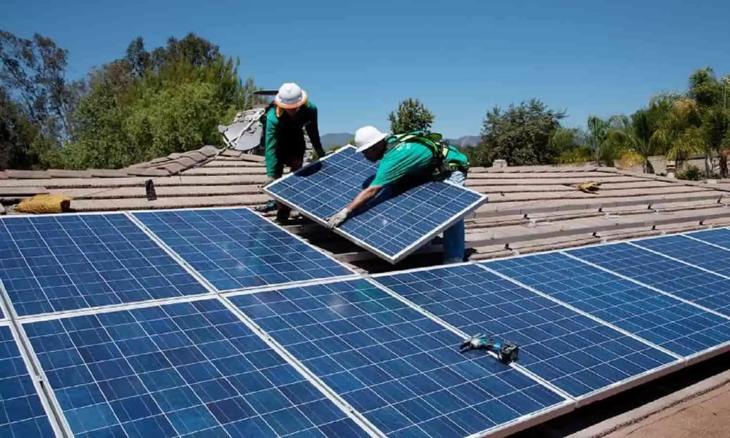 Solar Rooftop Yojana: सोलर प्लांट लगाने के लिए ऐसे करें आवेदन, जानें कितनी मिलेगी सब्सिडी