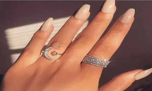 Lucky Girls Finger: जिन लड़कियों की होती है ऐसी उंगलियां वो अपने पति के साथ कर डालती है ये कांड Lucky Girls Finger: जिन लड़कियों की होती है ऐसी उंगलियां वो अपने पति के साथ कर डालती है ये कांड