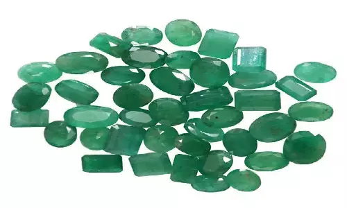 Gemology: मालामाल होंगे या कंगाल? पन्ना पहनने से जानिए क्या मिलेगा लाभ