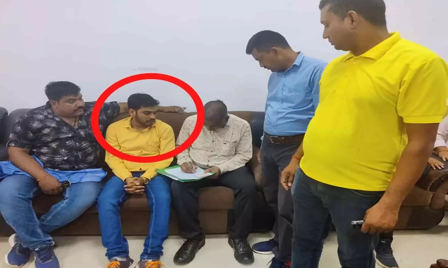 डीपीसी कार्यालय में लोकायुक्त की दबिश, 20 हजार की रिश्वत लेते बाबू ट्रैप