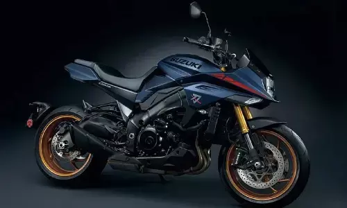 Suzuki Katana Bike Price: सुजुकी की 999cc इंजन वाली बाइक Katana के फीचर्स, स्पेसिफिकेशन आपको हैरान कर देंगे