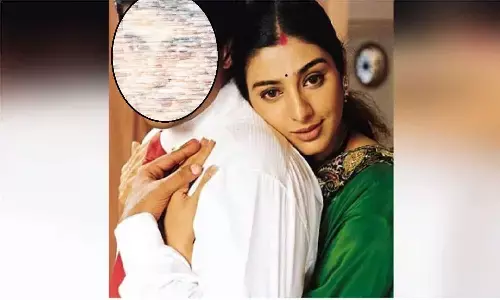 51 साल के तब्बू के पति की तस्वीर आई सामने, इतने सालो से Single होने का कर रही थी ढोंग 51 साल के तब्बू के पति की तस्वीर आई सामने, इतने सालो से Single होने का कर रही थी ढोंग