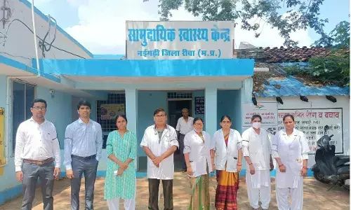 रीवा में चुनाव के बीच चिकित्सकीय स्टाफ ने काली पट्टी बांध कर किया काम, जानें क्यों करना पड़ा ऐसा