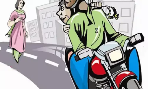 रीवा में पुलिस बन कर महिला के आभूषण किए पार, आरोपियों का नहीं चला पता रीवा में पुलिस बन कर महिला के आभूषण किए पार, आरोपियों का नहीं चला पता