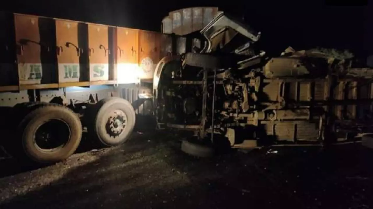 Big Accident: रीवा में ट्रक ने पिकअप को टक्कर मारने के बाद दो लोगों को कुचला, हो गई मौत