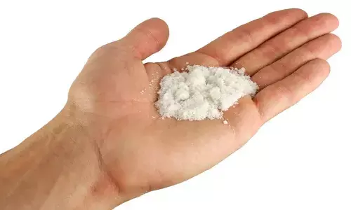 Astro Tips: भूलकर भी इन चीजों को कभी किसी के हाथ में न दें, नहीं तो लड़ाई-झगड़े के साथ चली जाएगी घर की बरकत