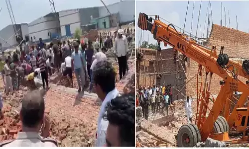 Delhi Alipur Incident: दिल्ली के अलीपुर में दिवार गिरने से 5 की मौत, 9 घायल, कई लोग मलबे में फंसे Delhi Alipur Incident: दिल्ली के अलीपुर में दिवार गिरने से 5 की मौत, 9 घायल, कई लोग मलबे में फंसे