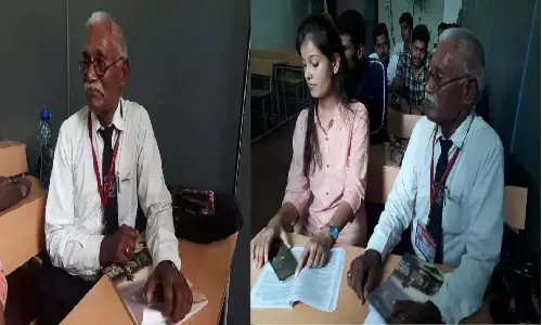 रीवा में 80 की उम्र में सेवानिवृत्त शिक्षक कर रहे पीएचडी, अपने जूनून से युवाओं को करते हैं प्रेरित