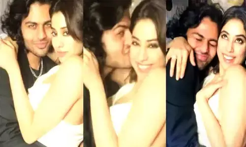 श्रीदेवी की बेटी जाह्नवी कपूर की आपत्तिजनक फोटो वायरल, Ex बॉयफ्रेंड खुलेआम कर रहा गंदी हरकते, यहाँ क्लिक कर देखे तस्वीरें