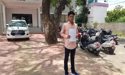 रीवा में 47 दिन से लापता फौजी पिता का पता लगाने के लिए पुत्र ने एडीजी को दिया आवेदन, जताई अपहरण की आशंका रीवा में 47 दिन से लापता फौजी पिता का पता लगाने के लिए पुत्र ने एडीजी को दिया आवेदन, जताई अपहरण की आशंका