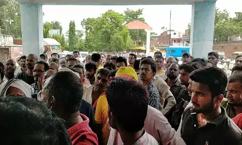 रीवा में शराब पीने के लिए पैसे न देने पर युवक की हत्या, नाबालिग सहित दो आरोपी गिरफ्तार, ग्रामीणों ने किया हंगामा