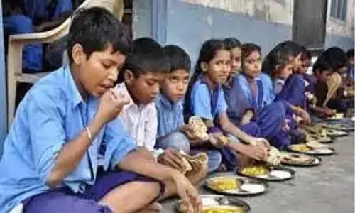 एमपी के सीधी में जहरीला मध्याह्न भोजन खाने से 26 विद्यार्थी हुए बीमार, कलेक्टर ने दिया जांच का निर्देश
