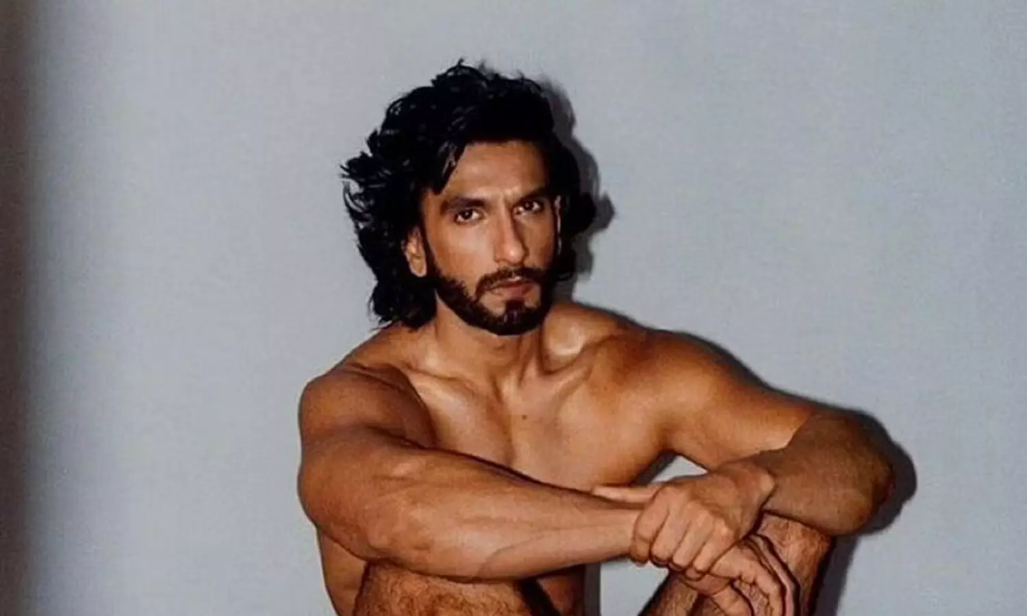 Ranveer Singh Photoshoot: रणवीर सिंह के बिना कपड़ों के फोटोशूट क्यों करवाया? कारण जान लो Ranveer Singh Photoshoot: रणवीर सिंह के बिना कपड़ों के फोटोशूट क्यों करवाया? कारण जान लो