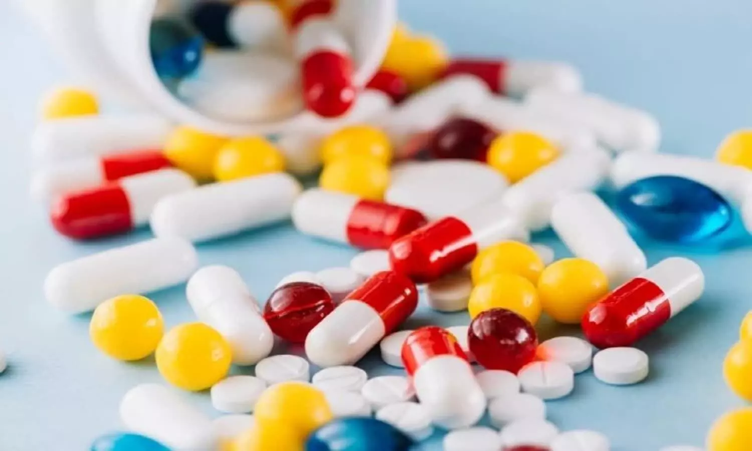 Medicines Ban: इन 14 दवाइयां पर लगा बैन, आपके घर में है तो तुरंत बाहर फेके