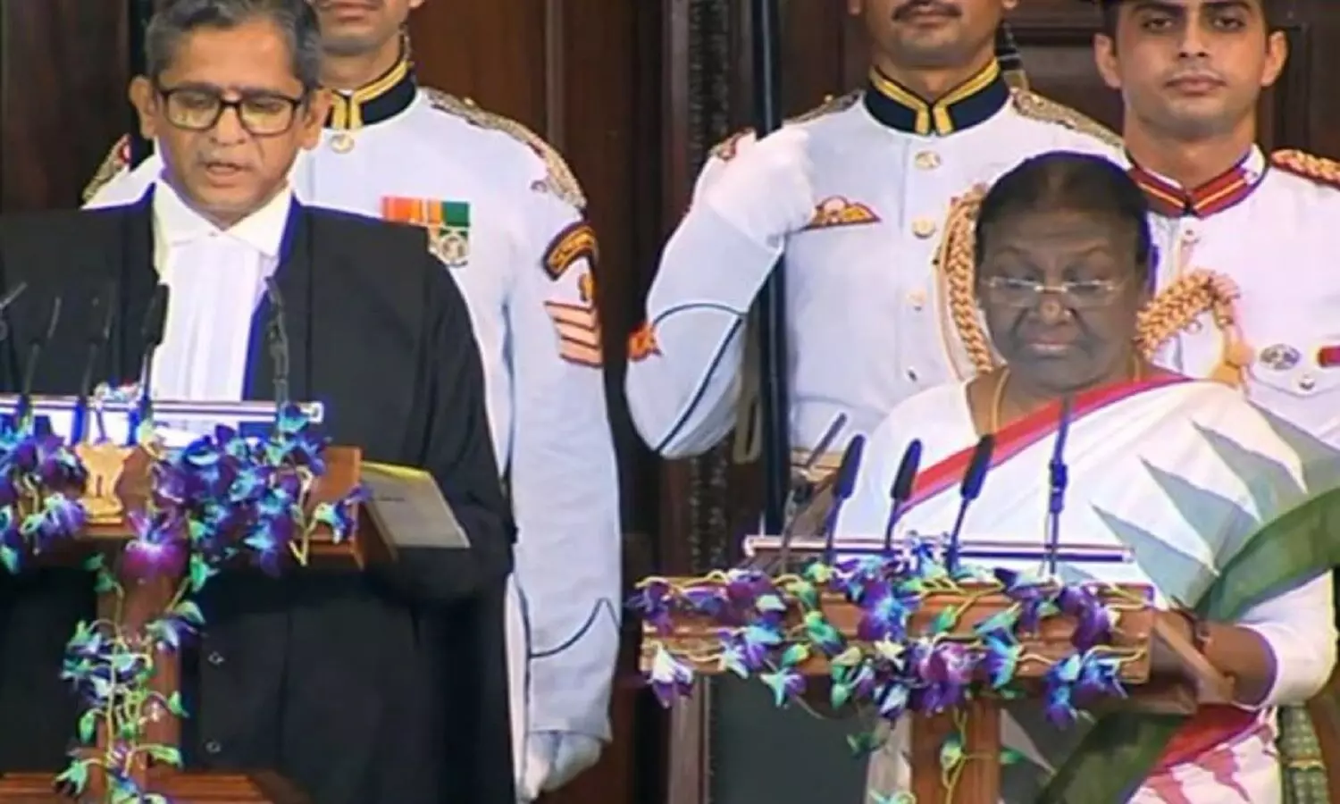 Draupadi Murmu Speech: भारत की 15वीं राष्ट्रपति बनी द्रौपदी मुर्मू, संसद भवन के सेंट्रल हॉल में ली शपथ, कही यह बात