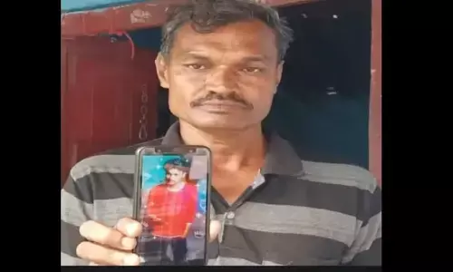 MP: मलेशिया की जेल में बंद है सतना का युवक, परिजनों ने भारत सरकार से लगाई गुहार, जानिए किस साजिश का शिकार हुआ युवक MP: मलेशिया की जेल में बंद है सतना का युवक, परिजनों ने भारत सरकार से लगाई गुहार, जानिए किस साजिश का शिकार हुआ युवक