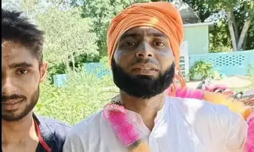 यूपी के बिजनौर में भगवाधारियों में तोड़ी मजार, और जलायी चादर, बाद में निकले समुदाय विशेष के लोग