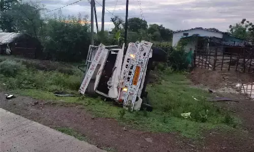 एमपी के सतना में मुडंन कराने जा रहे दर्शनार्थियों से भरी पिकअप पलटी, 29 लोग घायल, 8 गम्भीर