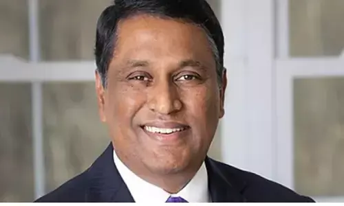 Highest Salaried Indian CEO: HCL Tech के सीईओ Vijay Kumar की सैलरी जानकर आपका सिर चकरा जाएगा Highest Salaried Indian CEO: HCL Tech के सीईओ Vijay Kumar की सैलरी जानकर आपका सिर चकरा जाएगा