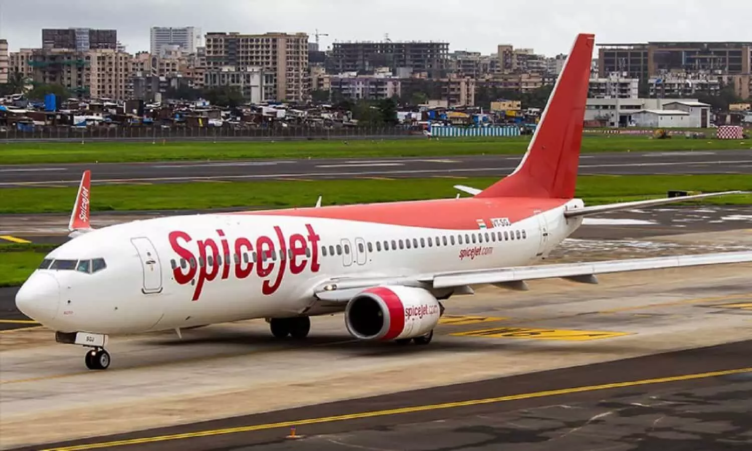 SpiceJet Flights: मानकों पर खरी नहीं उतर रहीं स्पाइसजेट की उड़ाने, 50 फीसदी विमानों पर लगाई गई रोक