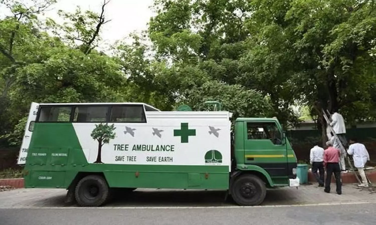 Tree Ambulance: अब बीमार पेड़ों की रक्षा करेगी ट्री एंबुलेंस, नगर निगम ने शुरू की यह व्यवस्था