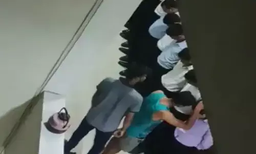 Ratlam Ragging Video: एमपी में नही थम रही रैगिंग, इंदौर के बाद रतलाम मेडिकल कॉलेज से मामला आया सामने, जूनियर्स को लगाएं जा रहे थप्पड़