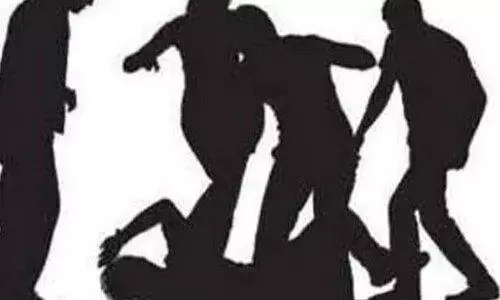 MP Satna News: एमआरपी से महंगी बीयर बेंचने का विरोध किया तो BJP नेता को पीटा