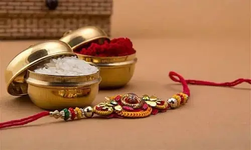 Rakhi Shubh Muhurt: भद्राकाल में शुरू हो रही पूर्णिमा, ऐसे में जानें कब है राखी बांधने का शुभ मुहूर्त Rakhi Shubh Muhurt: भद्राकाल में शुरू हो रही पूर्णिमा, ऐसे में जानें कब है राखी बांधने का शुभ मुहूर्त