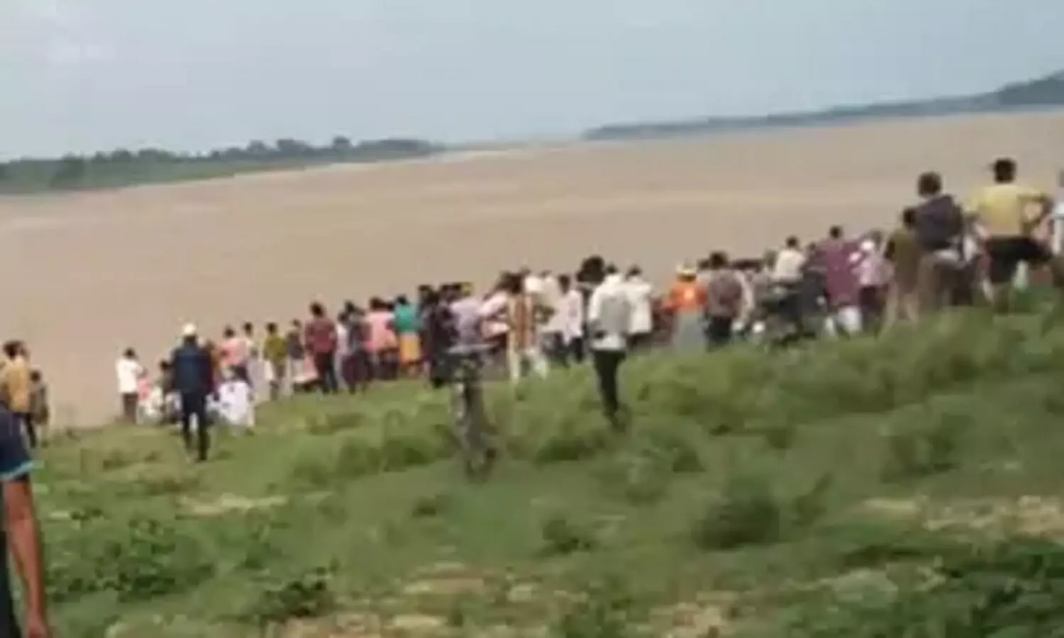 Yamuna River Accident: यूपी बांदा की यमुना नदी में 20 लोग डूबे, 3 की मौत, 17 लापता